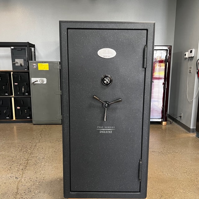 USED Browning Deluxe 33 Gun Safe