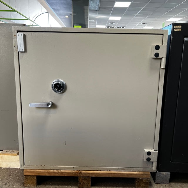 USED Access TL-30 Commercial Safe, image 1 