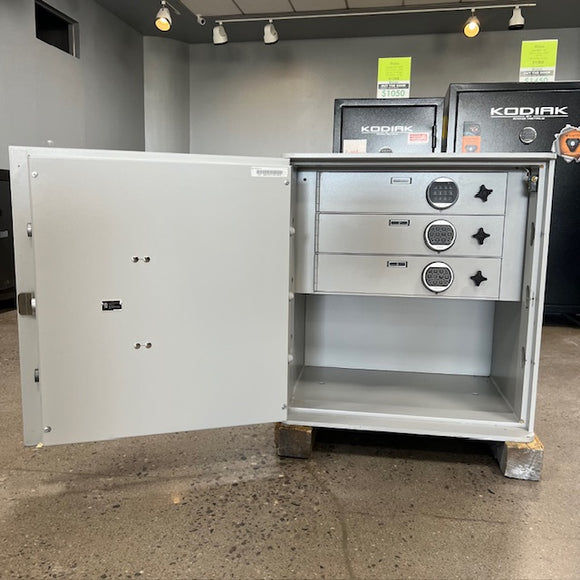 USED TL-15 Commercial Safe, photo 2