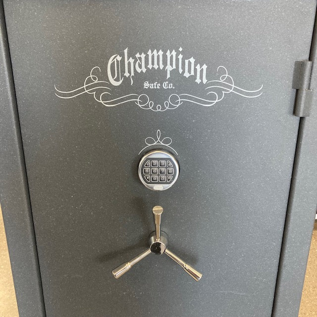 USED Champion Collector 22 Gun Safe, photo 5
