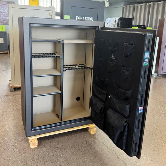 USED Liberty Fatboy Jr. Gun Safe, photo 2
