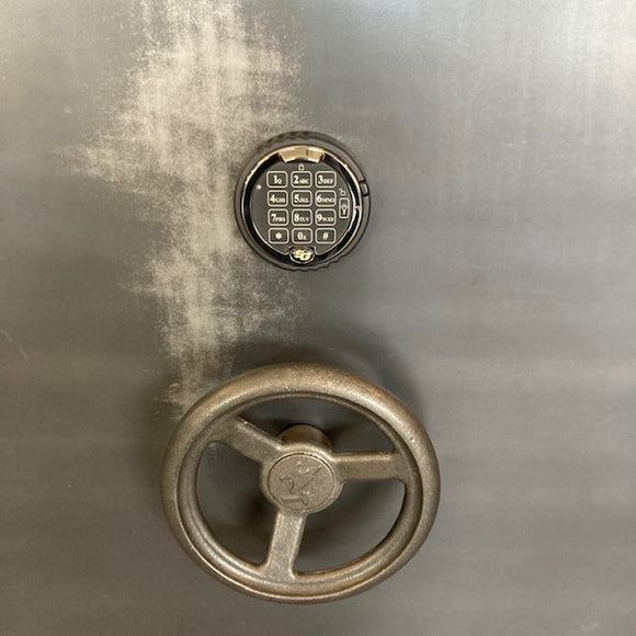 USED Rhino Ironworks AIW7256X Gun Safe, photo 13