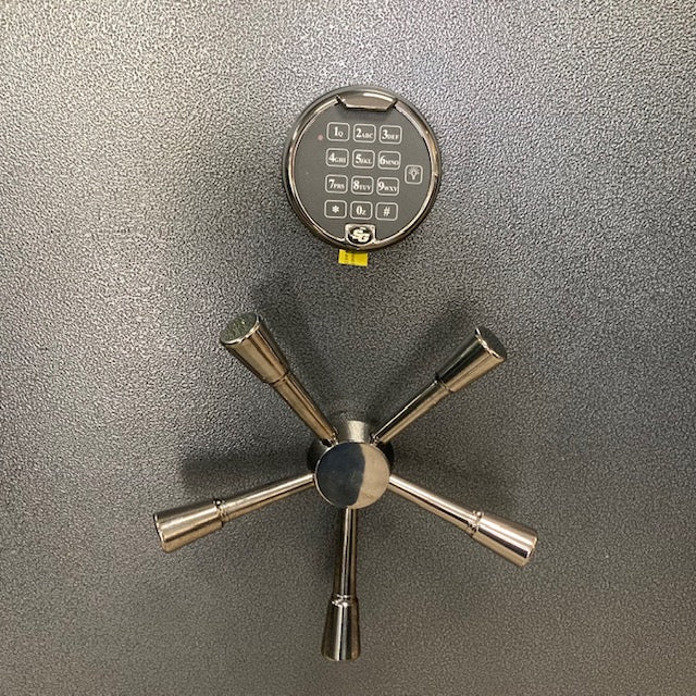 USED Dakota Brahma 50 Gun Safe, photo 6