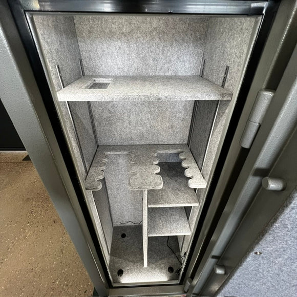 USED Tracker 14 Gun Safe, photo 4