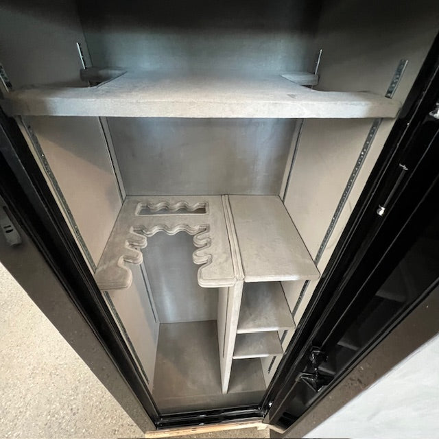 USED Champion Collector 17 Gun Safe, photo 4