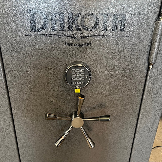 USED Dakota DS-30 Gun Safe