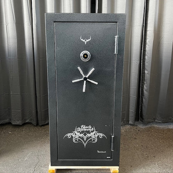 USED Dakota Black Diamond Gun Safe, photo 1