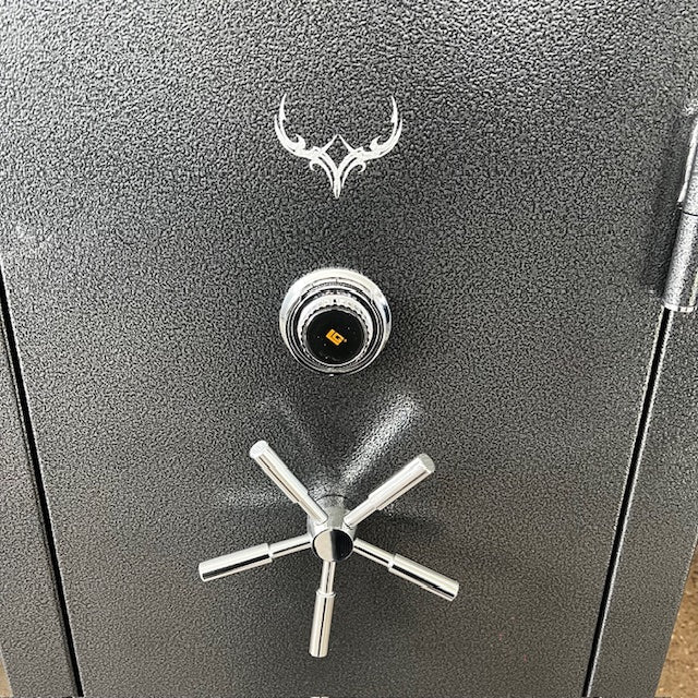 USED Dakota Black Diamond Gun Safe, photo 5