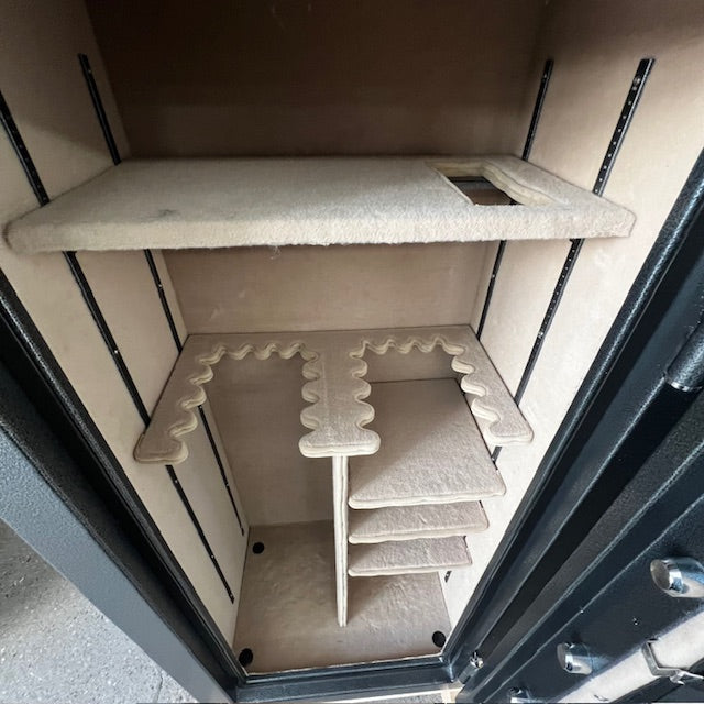 USED Dakota Black Diamond Gun Safe, photo 4