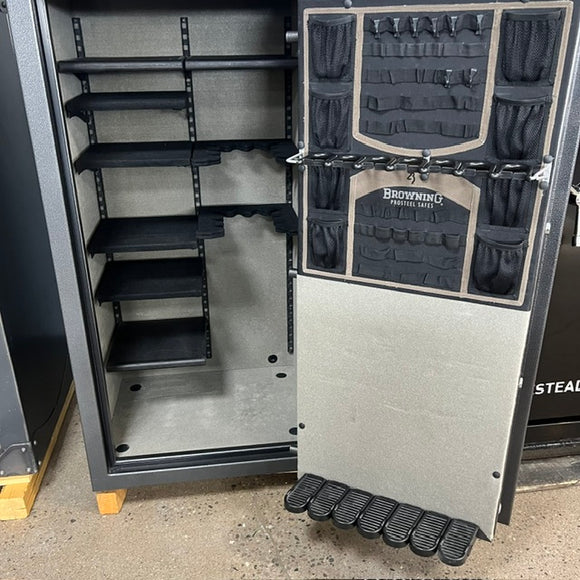 USED Browning Sporter 23 Gun Safe, photo 2
