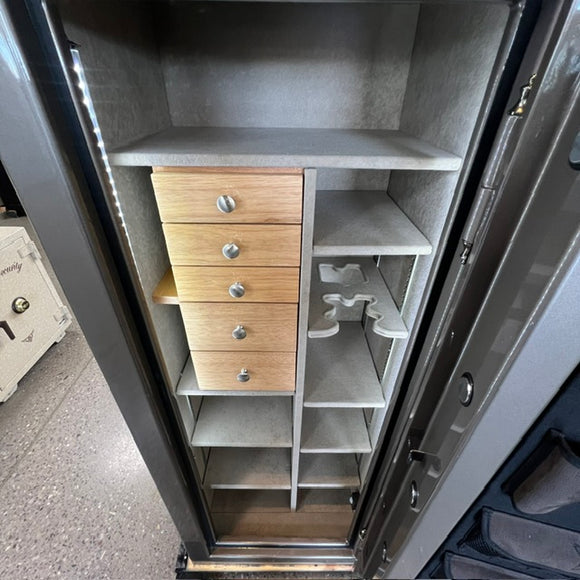 USED Champion Estate 17 Gun Safe, photo 4