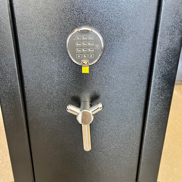 USED Format AA12 Gun Safe