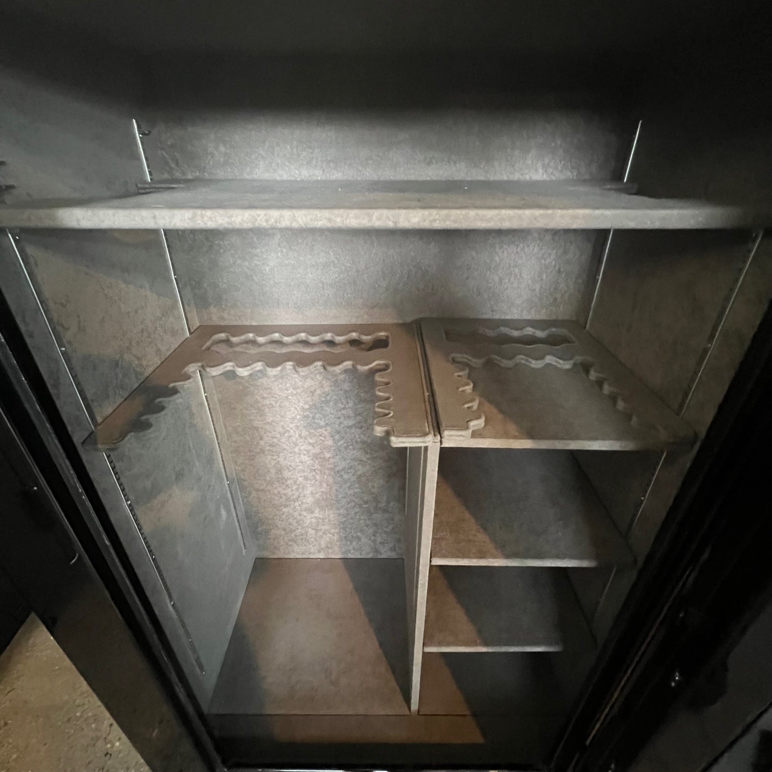 USED Champion Safe Guard 40 Gun Safe, photo 4