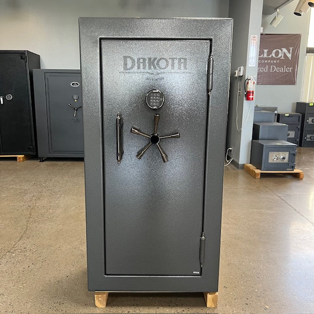 USED Dakota DS-30 Gun Safe, photo 1