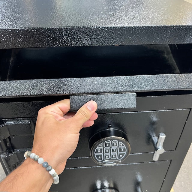 USED Dual Compartment Drop Safe, photo 4