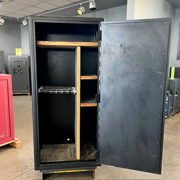 USED Cannon Gun Safe, photo 2