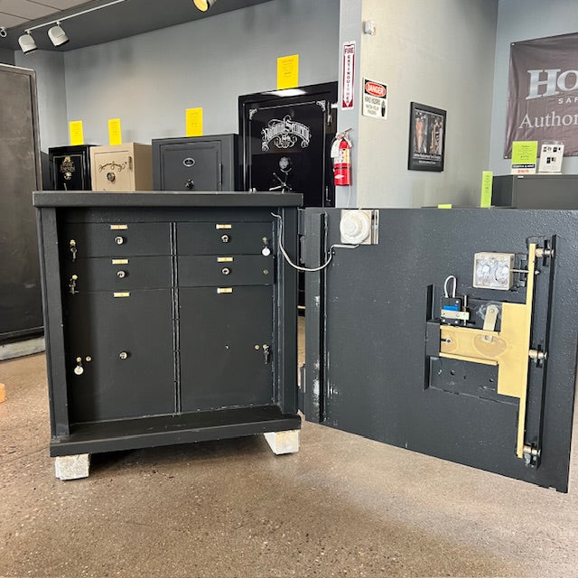 USED Hamilton TL-15 Commercial Safe, image 2 