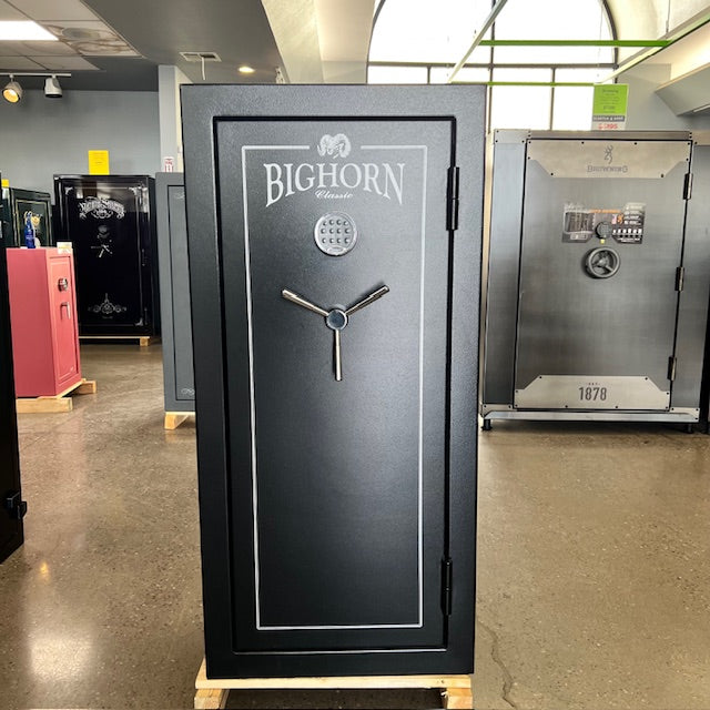 USED Bighorn Classic 19ECB Gun Safe, image 1 