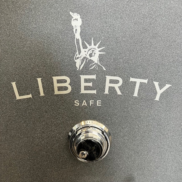 USED Liberty Colonial D-23 Gun Safe, photo 6