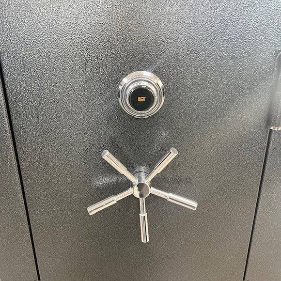 USED 22 Gun Safe, photo 5