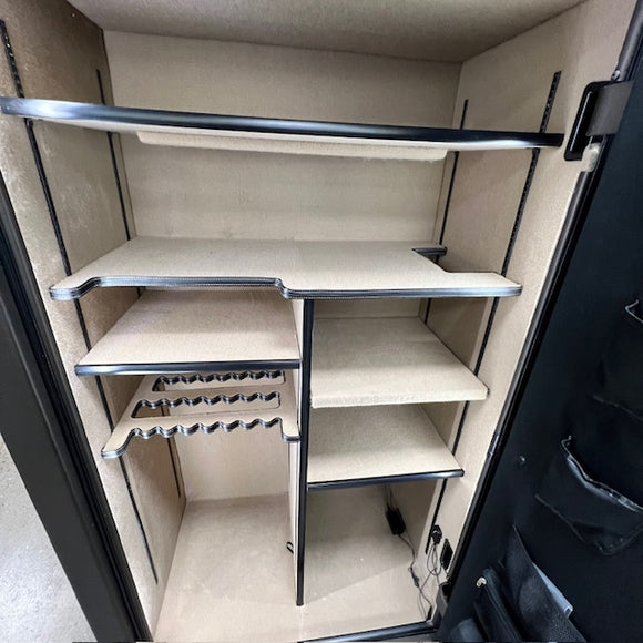 USED Liberty Colonial 50 Gun Safe, photo 3