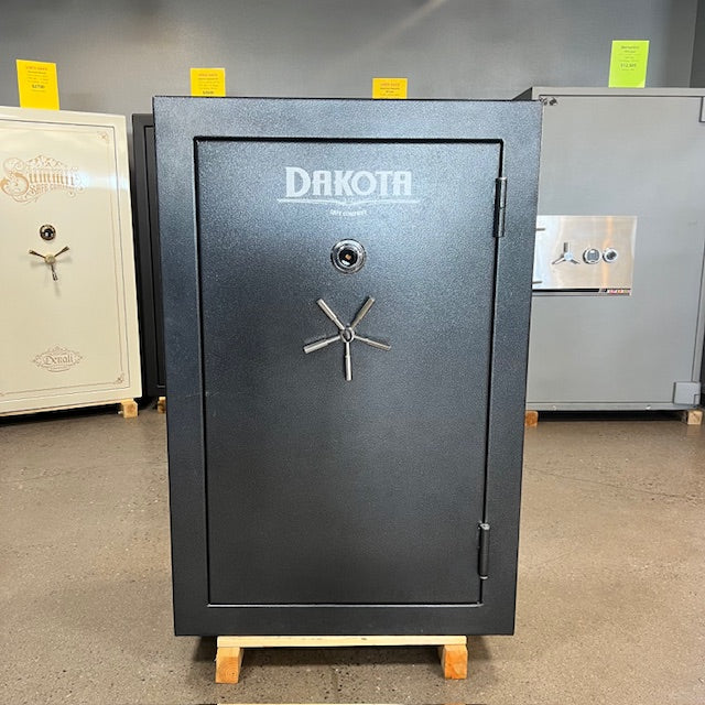 USED Dakota DS-39 Gun Safe, image 1 
