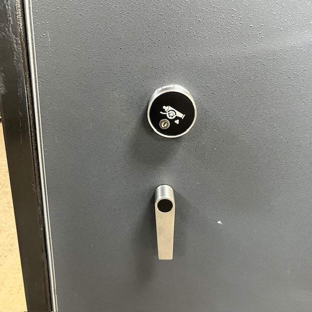 USED Cannon 24 Gun Safe, photo 6