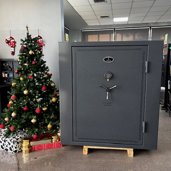 USED Browning Grand 65 Gun Safe, photo 1