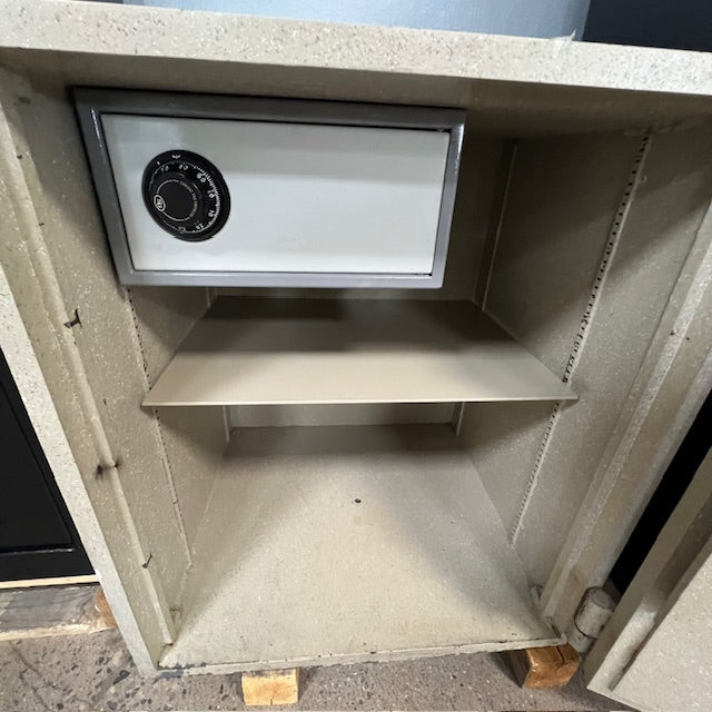 USED Heavy Duty Home/Commercial Safe, photo 4
