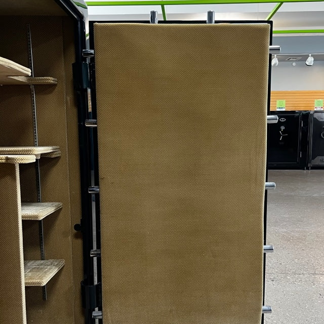 USED Heritage 29 Gun Safe, photo 8