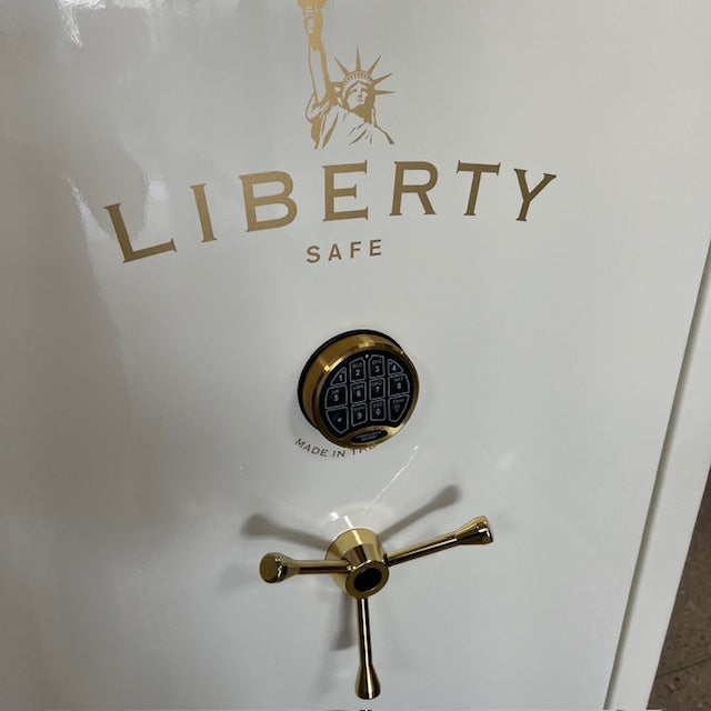 USED Liberty Colonial 30 Gun Safe, photo 8