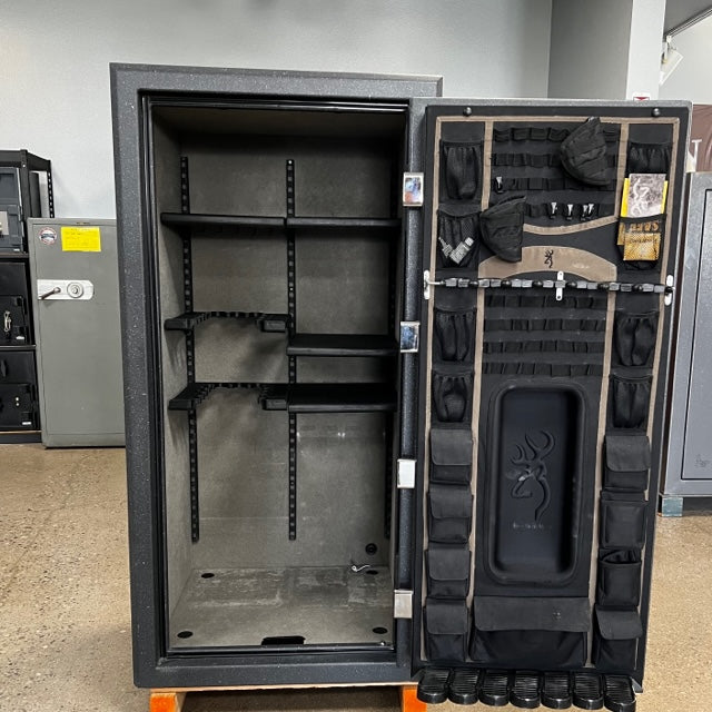 USED Browning Deluxe 33 Gun Safe