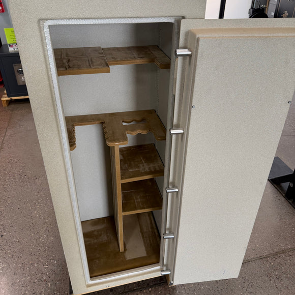 USED Rocky Mountain Gun Safe, photo 4