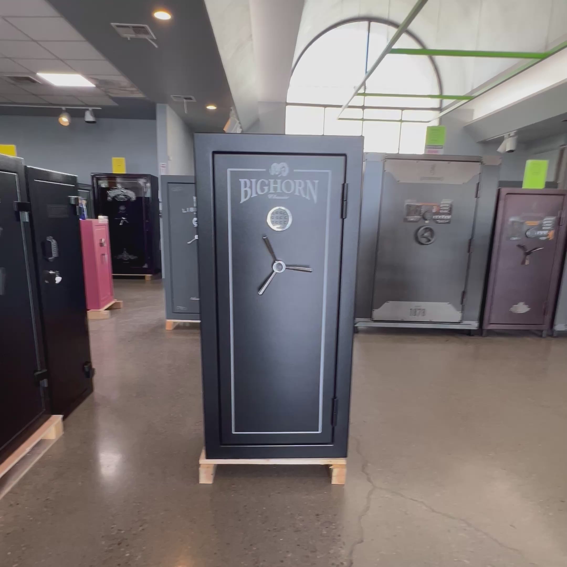 USED Bighorn Classic 19ECB Gun Safe, view 3