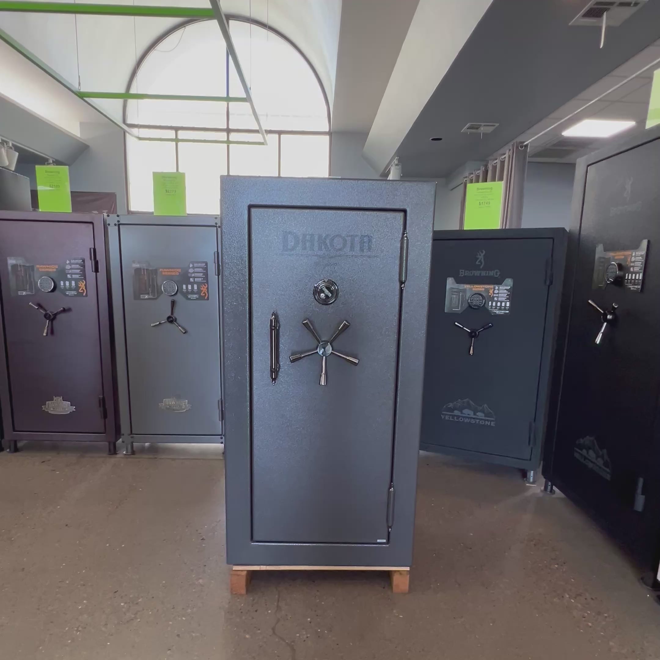 USED Dakota DS-30 Gun Safe, view 3