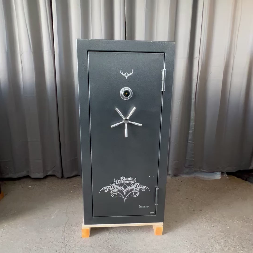 USED Dakota Black Diamond Gun Safe, view 3