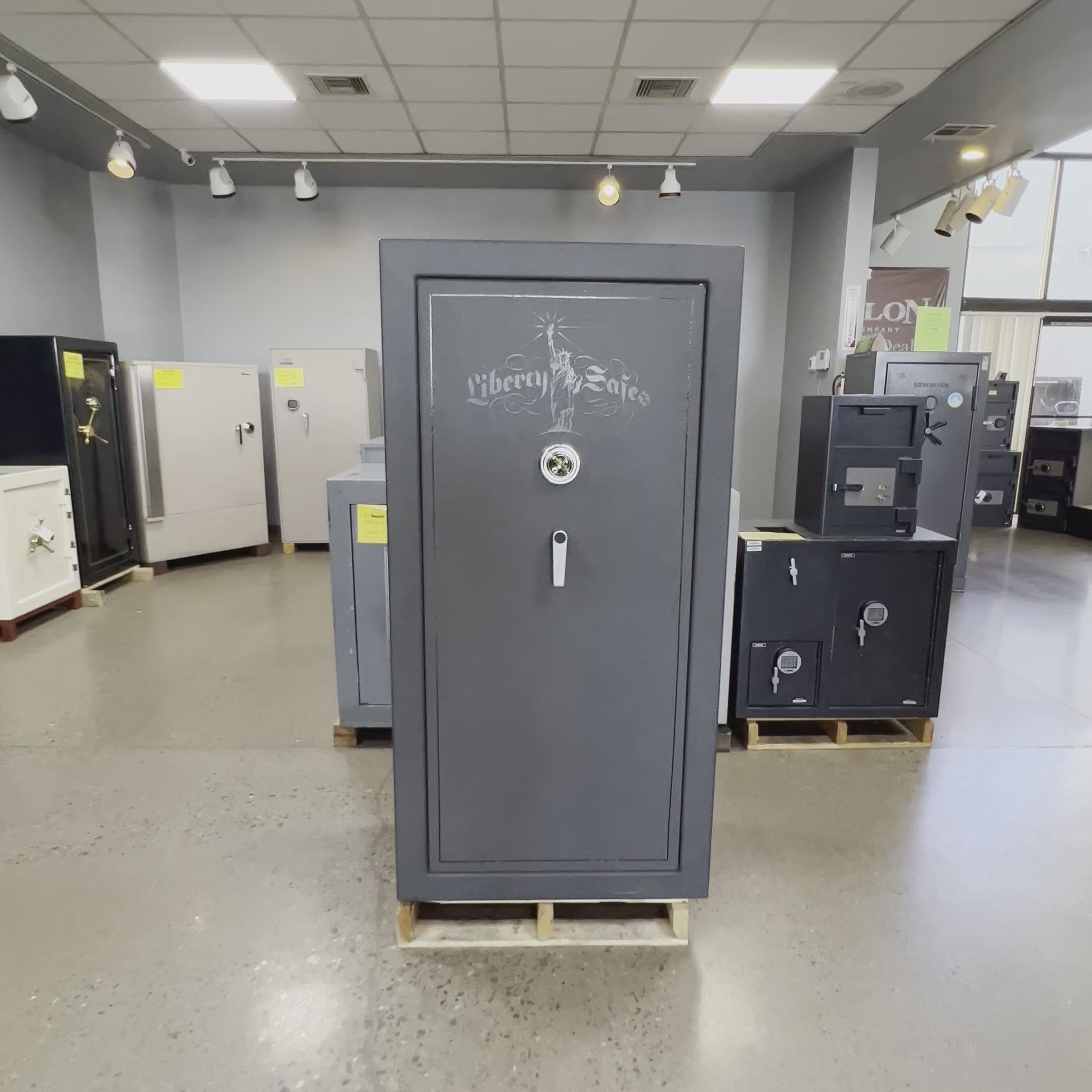 USED Liberty FR-25 Gun Safe-3