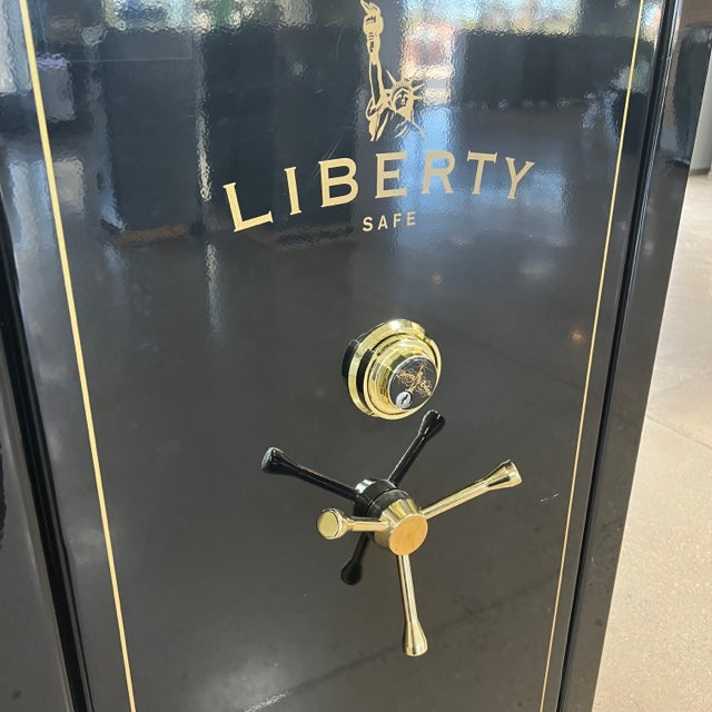 Used Liberty Colonial D-23 Gun Safe, image 2 