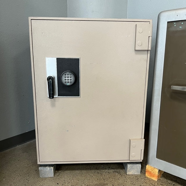 USED Commercial Business Safe, image 1 