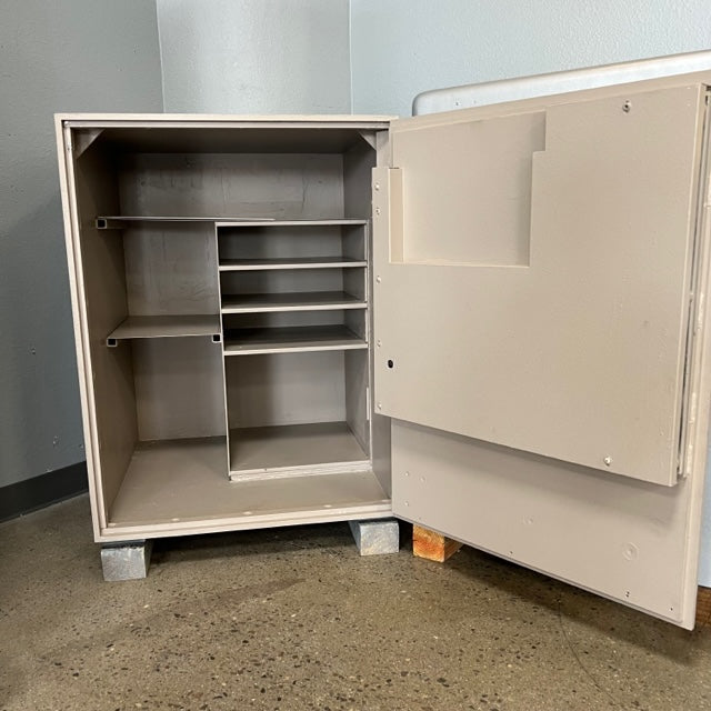 USED Commercial Business Safe, image 2 