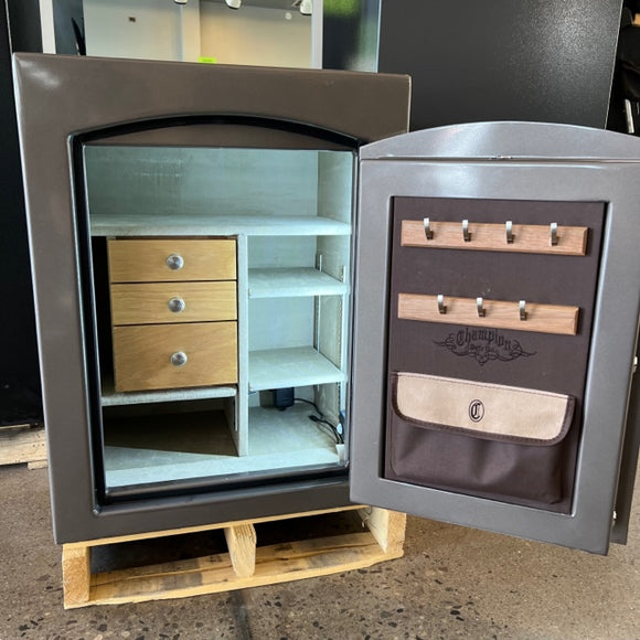 Used Champion Estate 09, photo 2