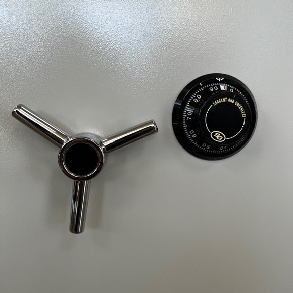 USED Baron FBS4022C Home Safe, photo 4