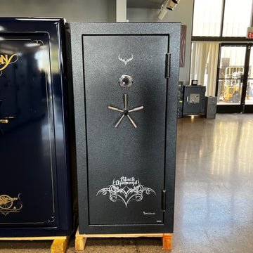 USED Dakota Black Diamond Gun Safe, image 1 