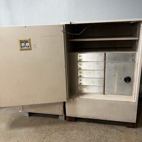 USED SC Collier TL-30 Bank Safe, photo 2