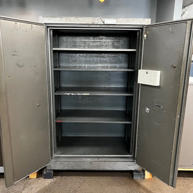 USED Shaw-Walker Double Door Safe, image 2 