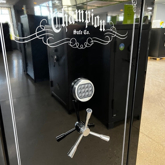USED Champion Triumph 30 Gun Safe, photo 3