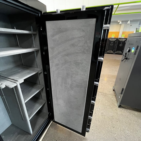 USED Champion Triumph 30 Gun Safe, photo 4