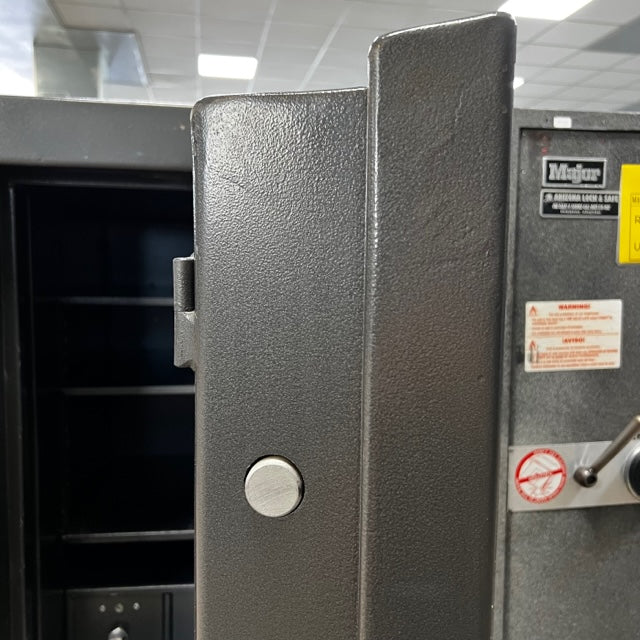 USED TL-30 Commercial Safe, photo 3