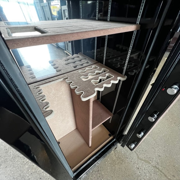USED Amsec BF6032 Gun Safe, photo 3