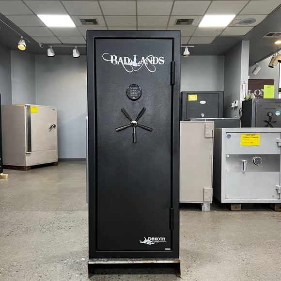 USED Dakota Bad Lands 5924 Gun Safe, photo 1